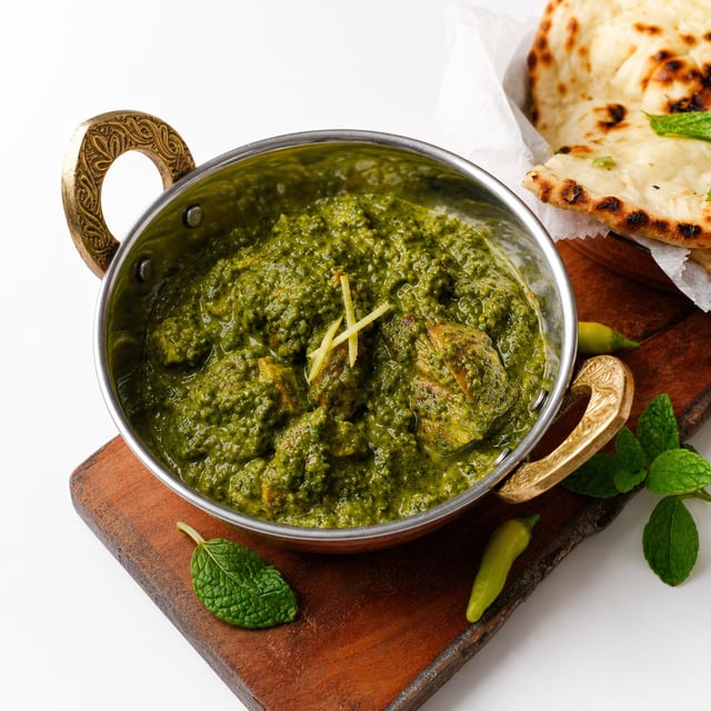 Saag Chicken (Boneless).