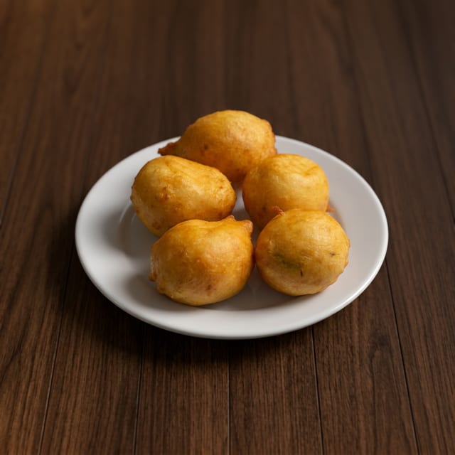 Mysore Bonda - 4 Pieces.